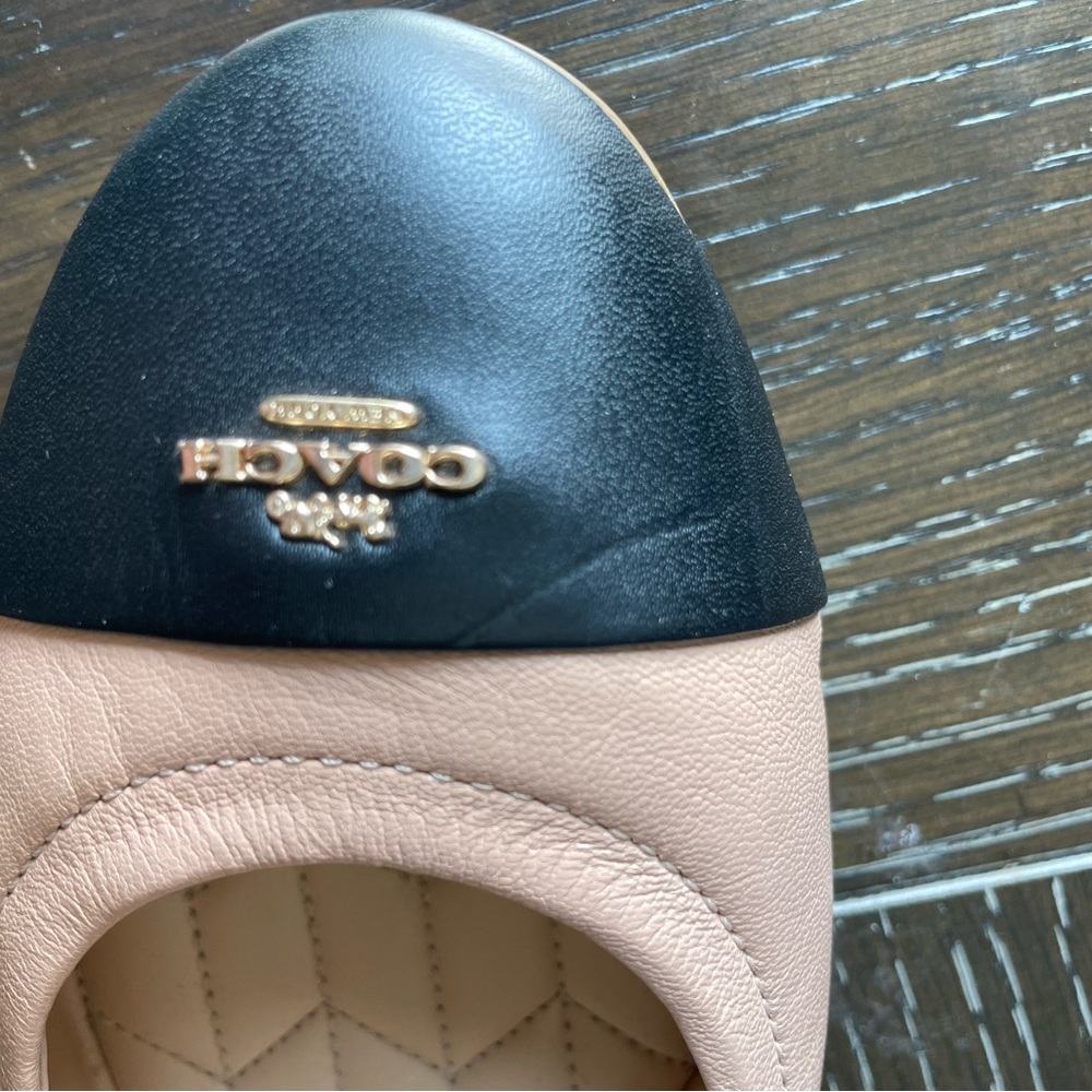 Coach Women's Black and Cream Flats Like New - Picture 7 of 7